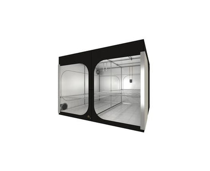 Dark Room 300x300x217 cm